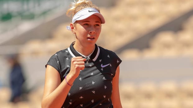amanda-anisimova-mailbag